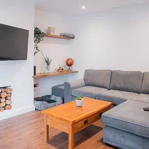 https://beautiful-peaceful-4-bedroom-house-in-brighton-with.brighton-hotels-england.com